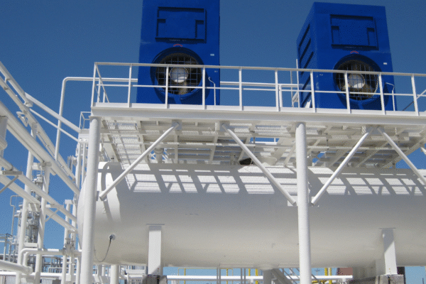Modern modular cooling tower system supporting smart water treatment technologies